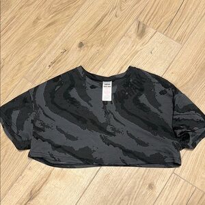 Gymshark grey & black cropped camo shirt